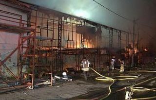 Küçükçekmece’de gençlik lokalinde yangın:...