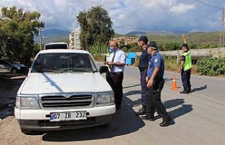 Kumluca Kaymakamı Kolsuz, yol denetimine katıldı