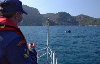 Kuşadası açıklarında 53 düzensiz göçmen kurtarıldı