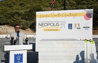 Kuşadası’ndaki eski deve güreşleri alanı sanatın...