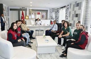 Lise öğrencileri okullarının sorunlarını Başkan...