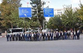 Mahalle ve köy muhtarları Siirt Valisi Hacıbektaşoğlu’nu...