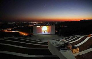 Mardin açık hava sineması yakında izleyicisiyle...
