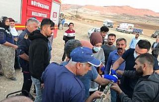 Mardin’de eli tarım makinesi arasına sıkışan...