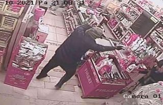 Marketi soydu yürüyüşünden yakalandı