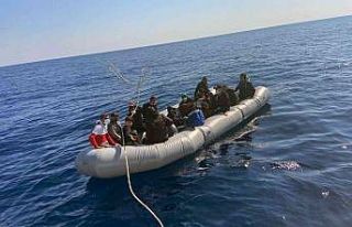 Marmaris’te 15 düzensiz gömen kurtarıldı