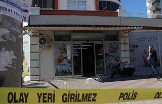 Mersin’de doktor, meslektaşını pompalı tüfekle...