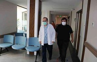 Midesine yerleştirilen balon sayesinde zayıflıyor