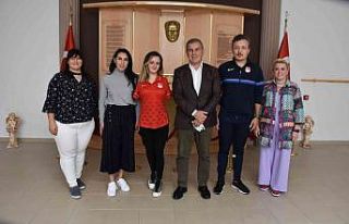 Millî yüzücü Sümeyye Boyacı’dan Gençlik ve...