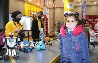 Minikler ’Bilim Erzurum’ ile geleceğe hazırlanıyor