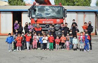 Minikler İtfaiye Haftası’nı kutladılar