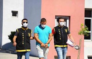 Motosiklet hırsızını balkonda asılı sarı tişörtü...