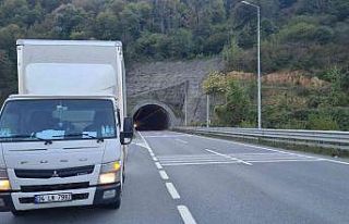 Motosiklet otomobille çarpıştı: 1 yaralı