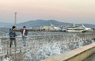 Mudanya’da fırtına hayatı olumsuz etkiledi, deniz...