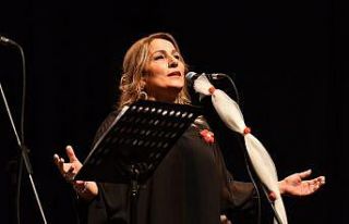 Muhtarlar Korosu’nun solisti Başkan oldu