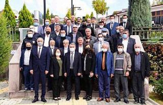 Muhtarlar onuruna yemek