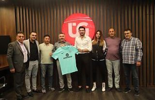 Mustafa Üstek’ten Horozkentspor’a büyük destek