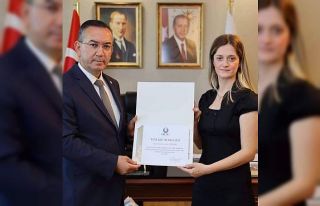 ODÜ’lü bilim kadınına tebrik