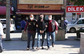 Öğrenci servisine silahla ateş eden şüpheli yakalandı