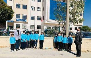 Öğrencilerden can dostlarına mama ve su