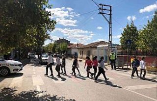 Öğrencilere trafik eğitimi verildi