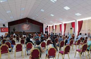 Öğretmen ve öğrencilere trafik eğitimi