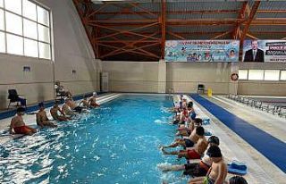 Okuldan sonra yüzmeye