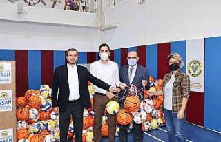 Okullara spor malzemesi desteği