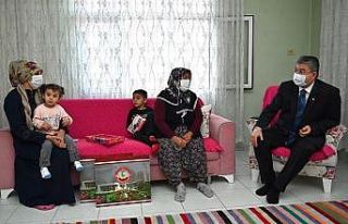 Osmaniye Valisi konuk olduğu ailelerin sorunlarına...