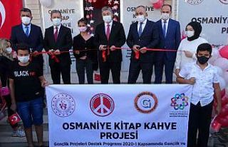 Osmaniye’de “Kitap Kahve” açıldı