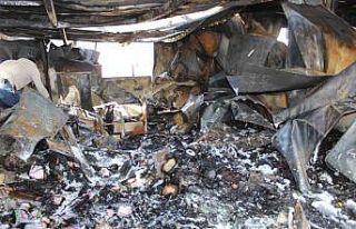 Otobüs terminalindeki yangında 4 iş yeri kullanılamaz...