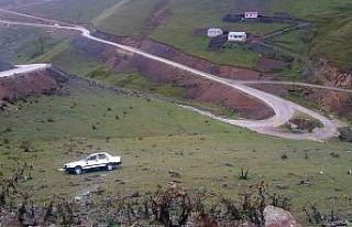 Otomobil dereye yuvarlandı: 1 ölü, 1 yaralı