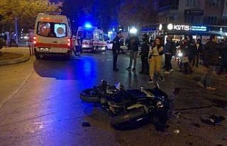 Otomobil ile motosiklet çarpıştı: 4 yaralı