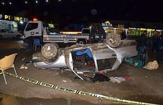 Otomobil takla atarak devrildi, anne oğul ölümden...