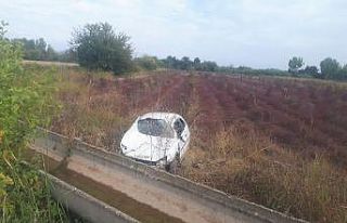 Otomobili tarlaya uçtu, sürücü kayıplara karıştı