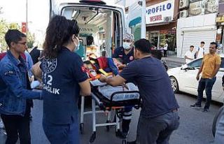 Otomobilin çarptığı öğrenci ağır yaralandı