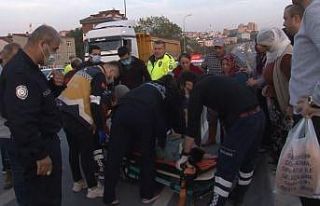 Otoyolda yolun karşısına geçmeye çalışan çocuğa...