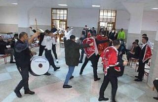 (Özel) Asker uğurlama törenleri düğünleri aratmıyor