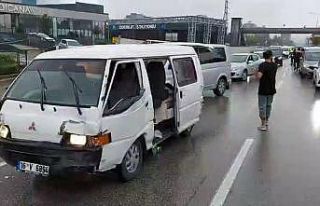 (Özel) Bursa’da çalıntı araçla polislerden...