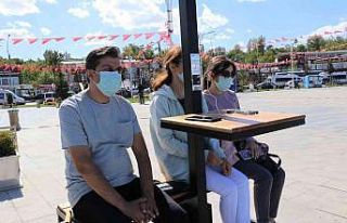 (Özel) Güneş enerjisiyle çalışan telefon şarj...