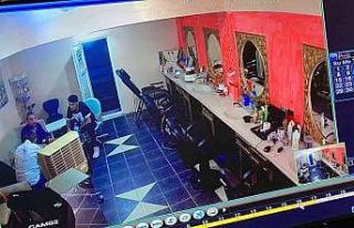 (Özel) İstanbul’da kuaförde dehşet anları:...
