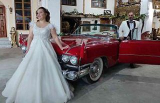 (Özel) Klasik otomobillerle dolu garaj, fotoğraf...