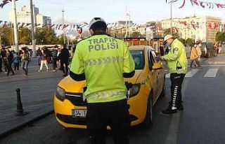(Özel) Taksim’de kurallara uymayan sürücülere...