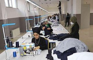 (Özel) Tekstil atölyeleri iş arayan kadınların...