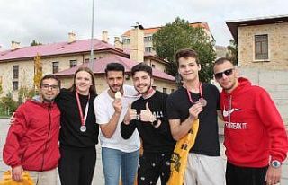 (Özel) Yabancı uyruklu üniversite öğrencileri,...