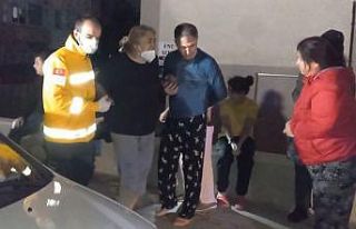 (Özel) Yangın merdiveninin kilitli olduğu binada...