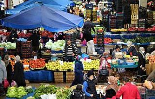 Pazar esnafı vatandaşları market yerine semt pazarlarından...
