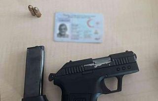 Pazardan dönen eski karısını silahla vuran saldırgan...