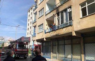 Pendik’te 5 katlı binada korkutan yangın