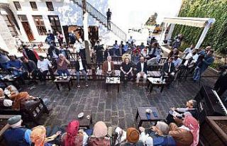 Piyano ile Kürtçe uzun hava Diyarbakır’da buluştu